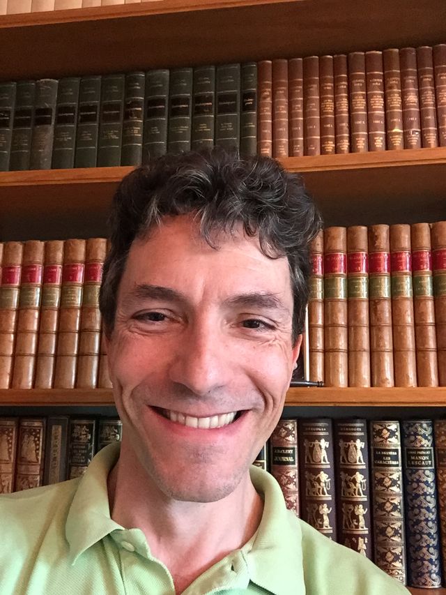 Marc Trévidic dans sa bibliothèque