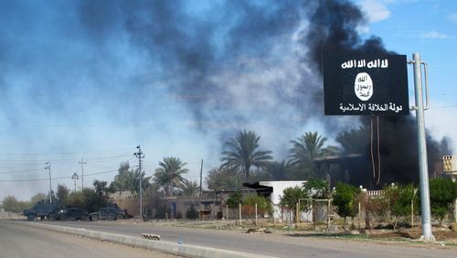 Daech perd des territoires, pas son pouvoir de nuisance / L'été noir d'Angela Merkel