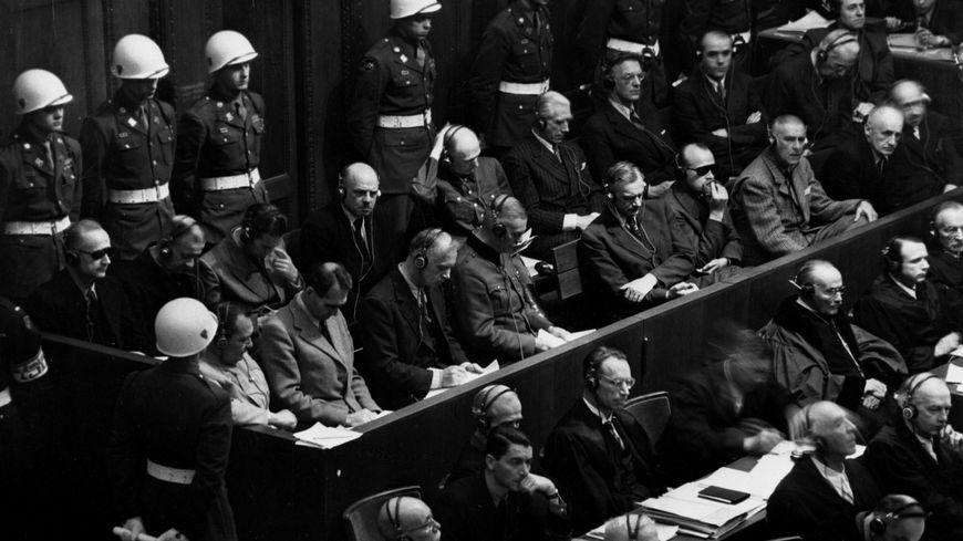 Procès de Nuremberg novembre 1945 : Au cours d'une des premières séances du Tribunal International