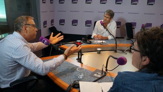 De gauche à droite: Ghaleb Bencheikh, Lionel Duroy, Véronique Ovaldé ©Radio France - Arthur Béranger