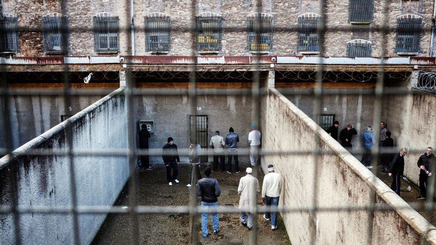 L'une des cours de promenade de la prison de Fresnes