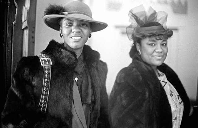 Two girls, Atlanta, Fox