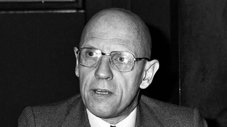 Michel Foucault dans les studios d'Europe 1, le 16 décembre 1981.