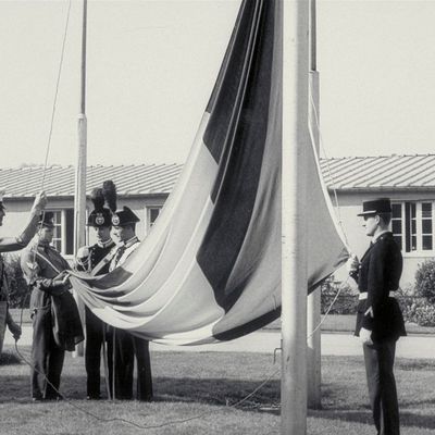 30 mars 1967 : dernière descente des drapeaux sur le site de Rocquencourt @OTAN