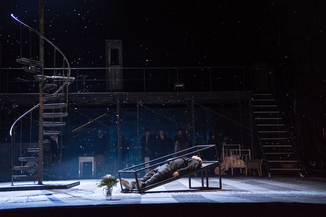 Le Berliner ensemble Le suicidé sous la direction de J Bellorini