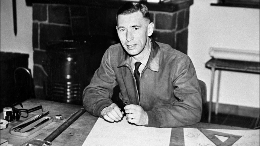 Hergé à son bureau dans les années 1950