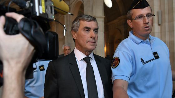 Jérôme Cahuzac, en correctionnelle à Paris, dit avoir ouvert un premier compte en Suisse pour financer les activités politiques de Michel Rocard, après sa démission de Matignon ©AFP - PHILIPPE LOPEZ