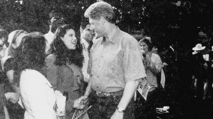 Bill Clinton et Monica Lewinsky en 1995 lors de l'anniversaire du président américain.