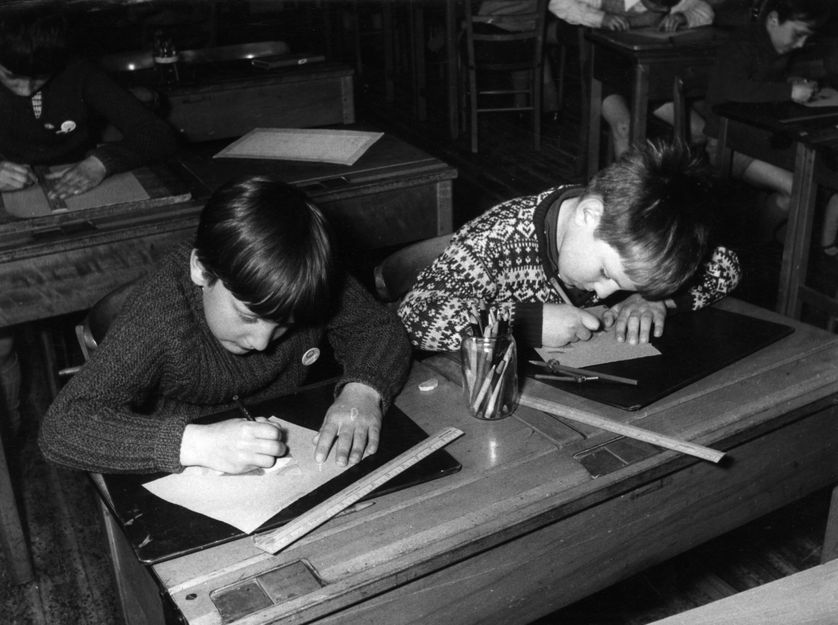 Enfants à l'école,