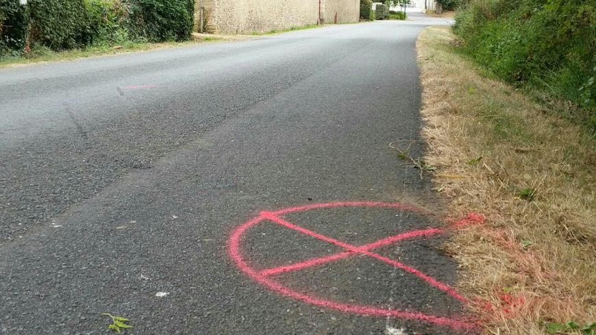 L'accident s'est produit juste à l'entrée du village de Cezais