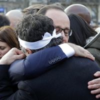 François Hollande face aux proches des victimes de l'attaque de Charlie Hebdo, le 11 janvier 2015