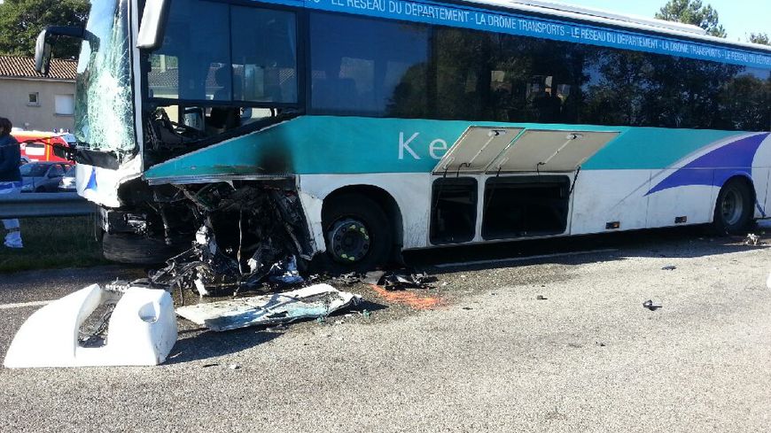 le car scolaire accidenté à Grâne