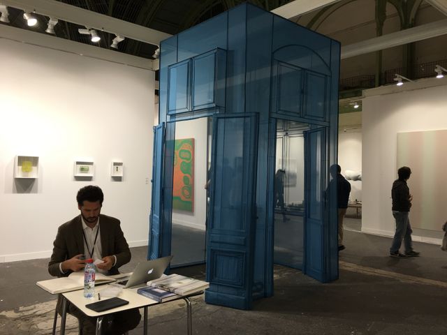 L'installation de Do Ho Suh sur le stand de la galerie Victoria Miro