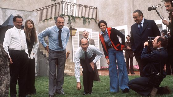 Valéry Giscard d'Estaing en campagne, en avril 1974, sous la caméra de Raymond Depardon. ©AFP - Ralph Gatti