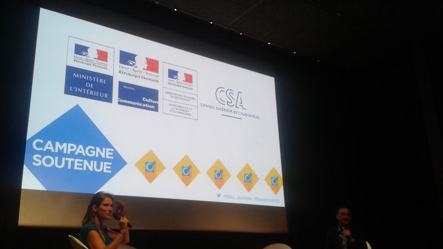 Lors de la présentation de la nouvelle campagne de sensibilisation "PEGI", jeudi 6 octobre à Paris.