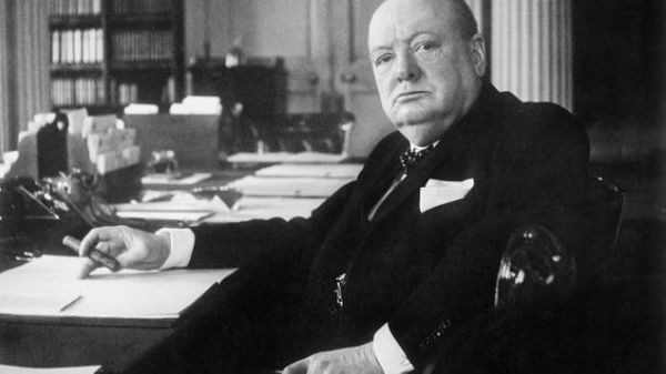 Vente d’un violon fabriqué à partir d’une boite de cigares de Churchill