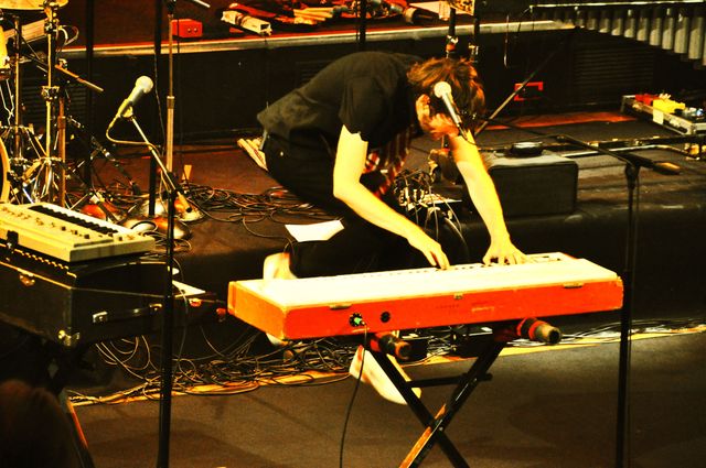 Il jouait du piano debout...(General Elektriks)
