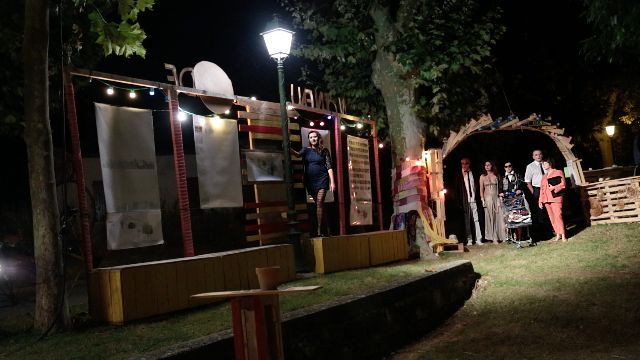 Le Théâtre du Nouveau Monde (théâtre fait à partir de matériaux de récupération)