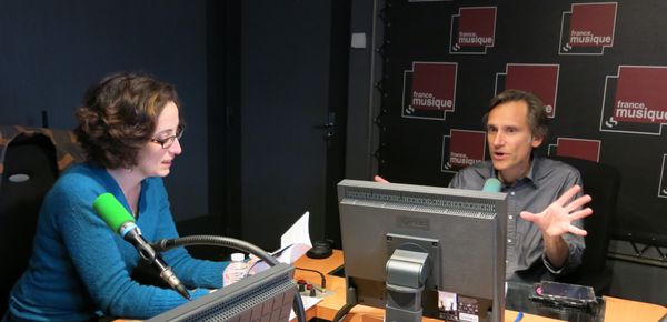 France Musique, studio 143... notre invitée la brillante Caroline Giron-Panel & Philippe Venturini, producteur (de g. à d.) ©Annick Haumier-Radio France