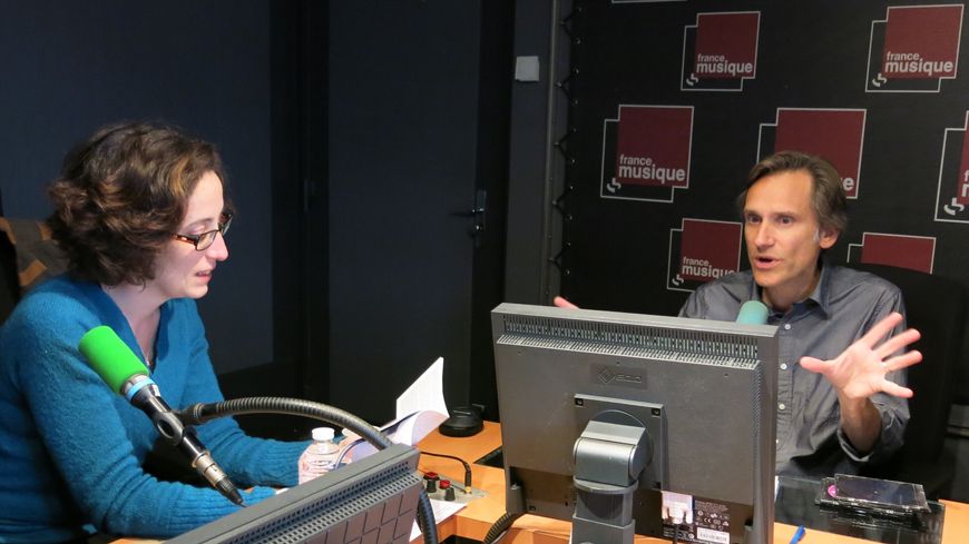 France Musique, studio 143... notre invitée la brillante Caroline Giron-Panel & Philippe Venturini, producteur (de g. à d.) ©Annick Haumier-Radio France
