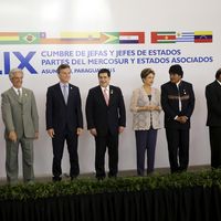 Les dirigeants de douze pays d'Amérique latine unissent leurs forces économiques lors du 49è (XLIX) forum du MERCOSUR, au Paraguay l'an dernier.