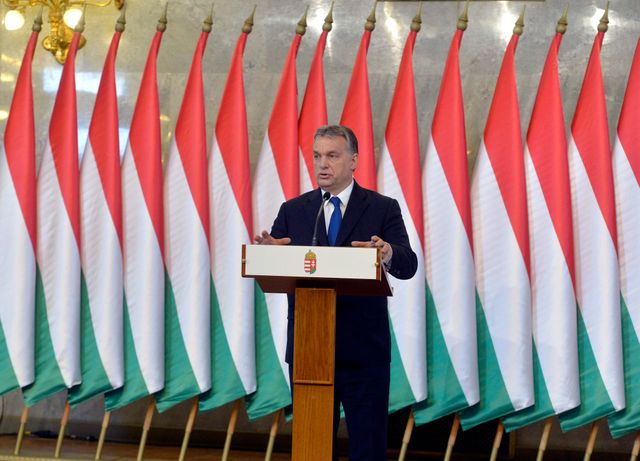 Avec ce référendum, Orban veut peser plus face à Bruxelles mais aussi préparer les élections