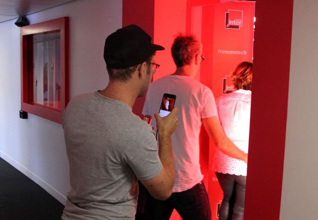 Les derniers moments avant l'entrée en studio captés en live sur Facebook