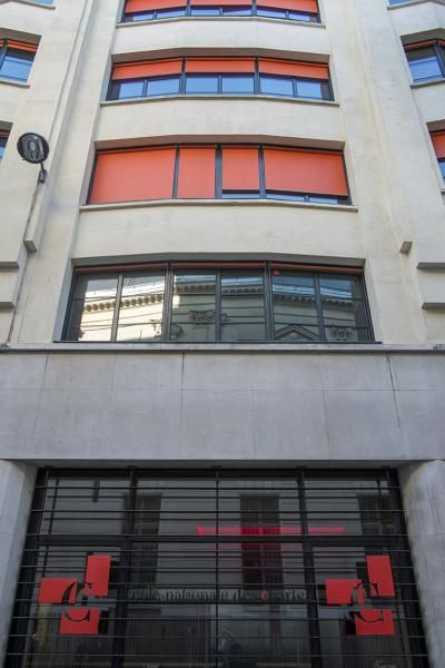 Façade de l'École des chartes, au 65, rue de Richelieu