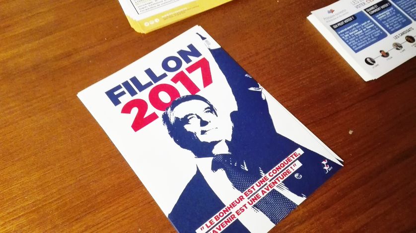 Un tract de François Fillon à la fédération Les Républicains de la Sarthe