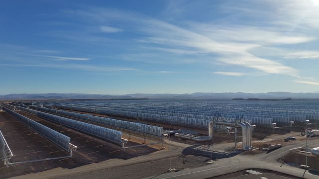 Noor 1 est une centrale solaire thermique à concentration