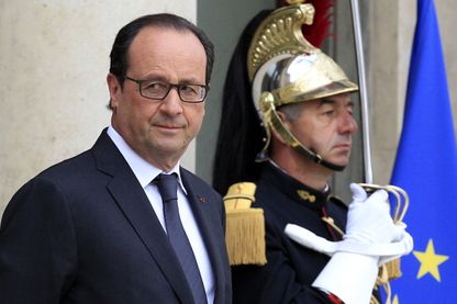 François Hollande sur le perron du Palais de l'Elysée François Hollande sur le perron du Palais de l'Elysée