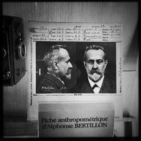 Fiche antropométrique d'Alphonse Bertillon