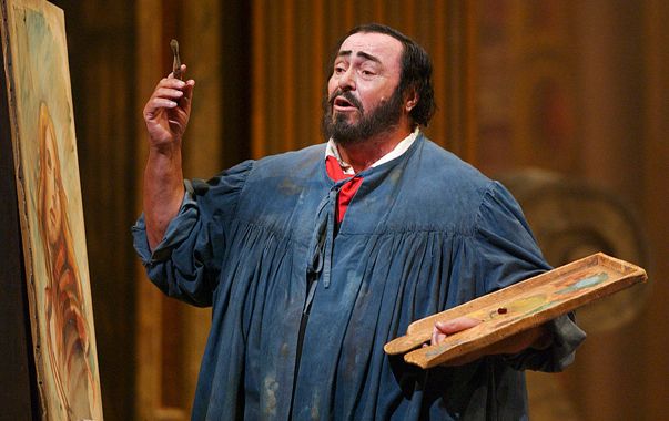 Luciano Pavarotti ou la caricature du ténor petit et enrobé