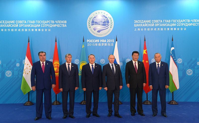 Emomalii Rahmon (Président tadjik), Almazbek Atambaïev (Pdt kirghize), Noursoultan Nazarbayev (Pdt kazakh), Vladimir Poutine (Pdt russe), Xi Jinping (Pdt chinois), Islam Karimov (Pdt ouzbek), Sommet Shanghai, 10 juillet 2015