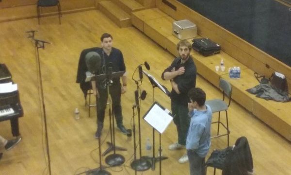les trois jeunes chanteurs dans l’Alla Breve d'Isabelle Fraisse