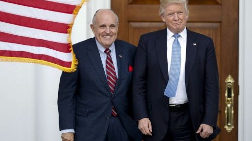 Rudy Giuliani, ancien maire républicain de New-York et Donald Trump, président élu des Etats-Unis ©Sipa - Carolyn Kaster/AP