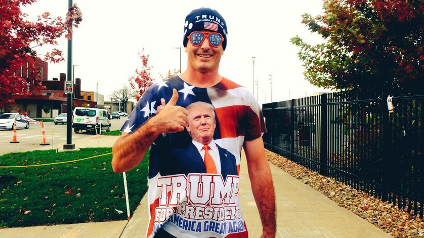 Dans l'Iowa, un "supporter" de Trump se réjouit de l'affaire des emails d'Hillary Clinton : "C'est une très bonne journée."