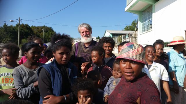 La barbe du Père Pedro est devenu synonyme d'espoir à Ralalitra depuis 27 ans