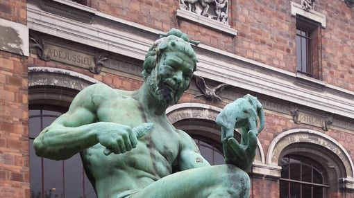 Statues du Premier artiste par Richer au Jardin des Plantes à Paris ©Radio France - Perrine Kervran