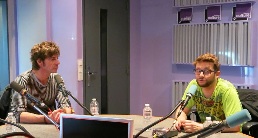 France Culture, studio 153, pendant l'émission... le comédien Elliot Jenicot & Damien Roudeau se consacre au reportage dessiné depuis 2001 (de g. à d.)