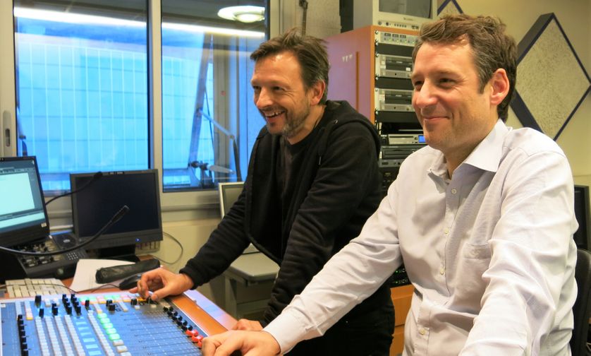 France Culture, studio 153, pendant l'émission ! ... Franck Lilin qui réalise l"émission & Jean-Ghislain Maige, technicien son à l'antenne de France Culture (de g. à d.)