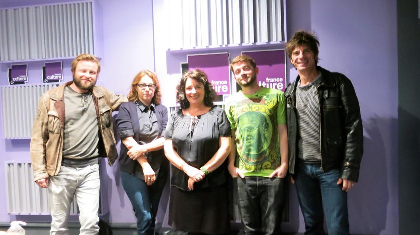 France Culture, studio 153... Avec le comédien Stéphane Varupenne, Laetitia Cénac journaliste auteure "Dans les coulisses de la Comédie-Française" , Aline Pailler productrice, le comédien Elliot Jenicot & Damien Roudeau signe les dessins (de g. à d )