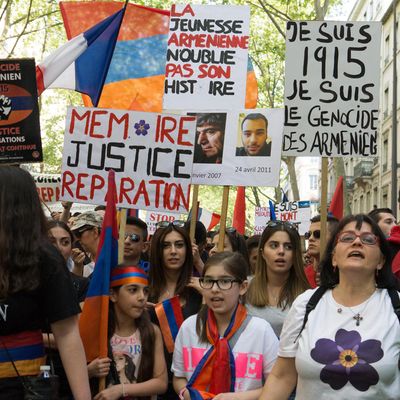 Manifestation à Lyon pour les cents ans du génocide arménien, le 24 avril 2015