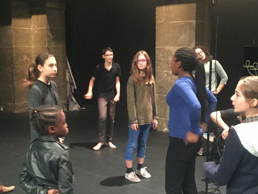 Les enfants se préparant à chanter