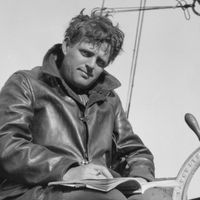 Jack London sur son bateau « le Roamer ». 1911.