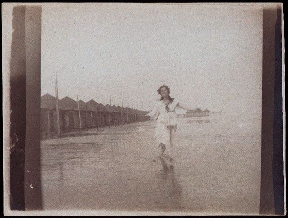 Isadora sur la plage à Venise, 1903 ou 1905
