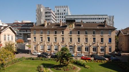 Vue générale de l'hôpital Trousseau - 26 avenue du Dr Arnold Netter - Paris 12e