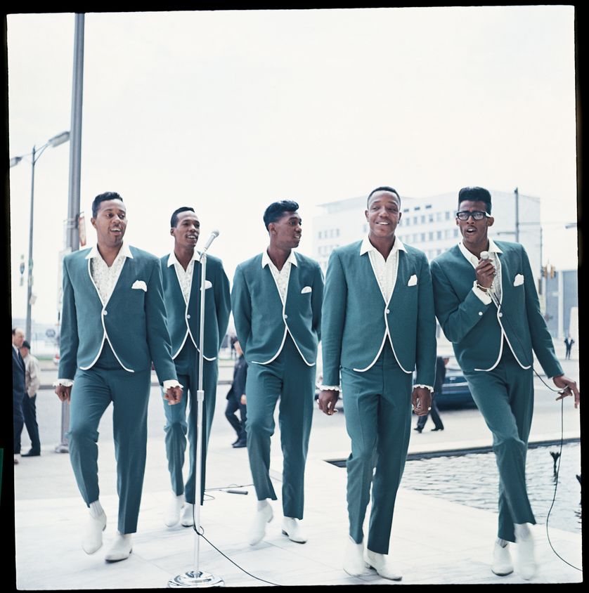 The Temptations interprètent My Girl en 1965 De gauche à droite : Melvin Franklin, Eddie Kendricks, Otis Williams, Paul Williams et David Ruffin