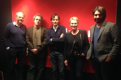 Jacques Trentesaux, Mark Lee Hunter, Jacques Monin, Elise Lucet et Fabrice Arfi Jacques Trentesaux, Mark Lee Hunter, Jacques Monin, Elise Lucet et Fabrice Arfi