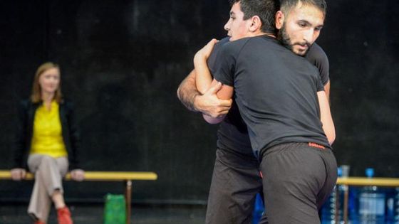 "La Tribu des lutteurs", pièce d'actualité n°7 - Le Cercle / La Commune